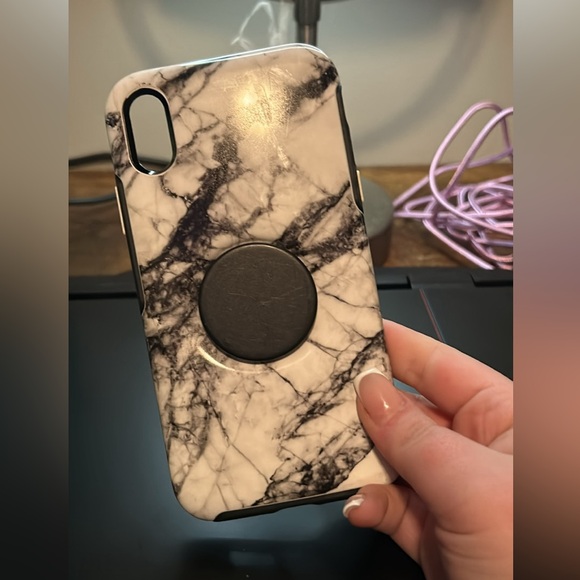 iPhone XR Cases - Picture 1 of 4